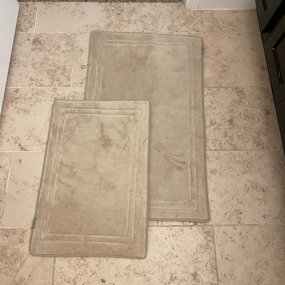 Beige Bath Mats